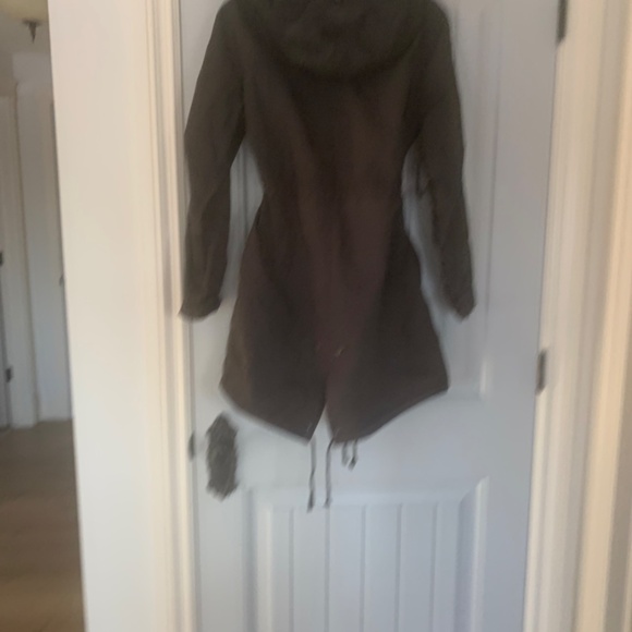 TNA aritzia rain jacket, with additional layer - Picture 5 of 8